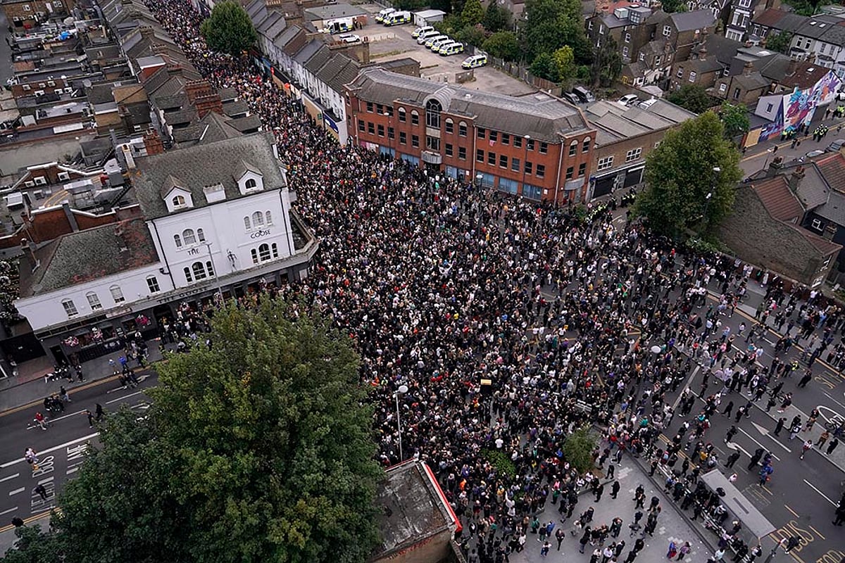 Protest against far-right anti-immigration protest in Walthamstow, London_1